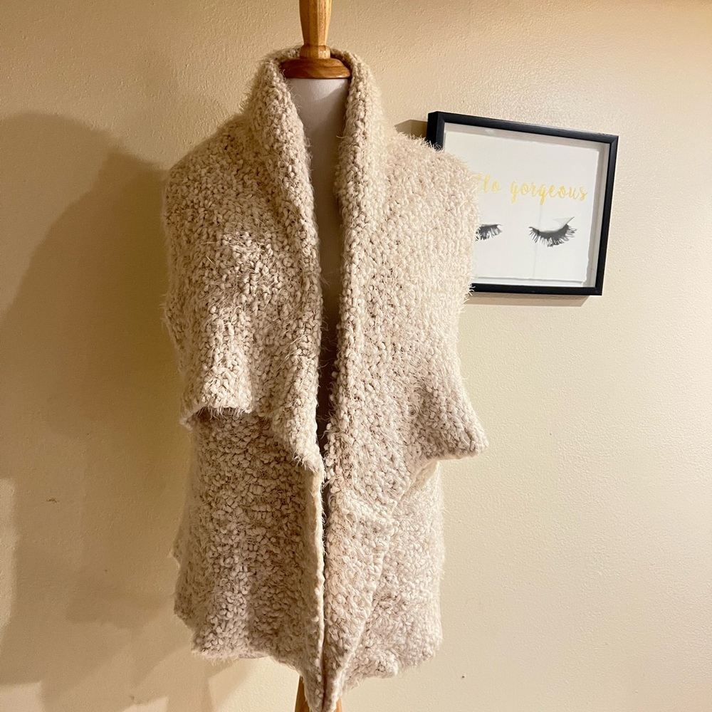 Hem & Thread Fuzzy Textured Knit Drape Front Vest Cardigan Cream M L‎